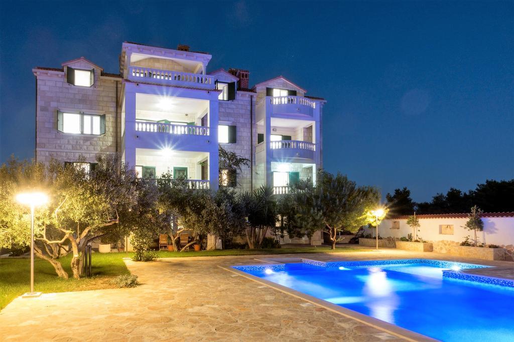 Apartments Villa Barbara Sumartin Extérieur photo